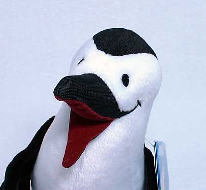 絵本 Whiteblack the Penguin Sees the World
